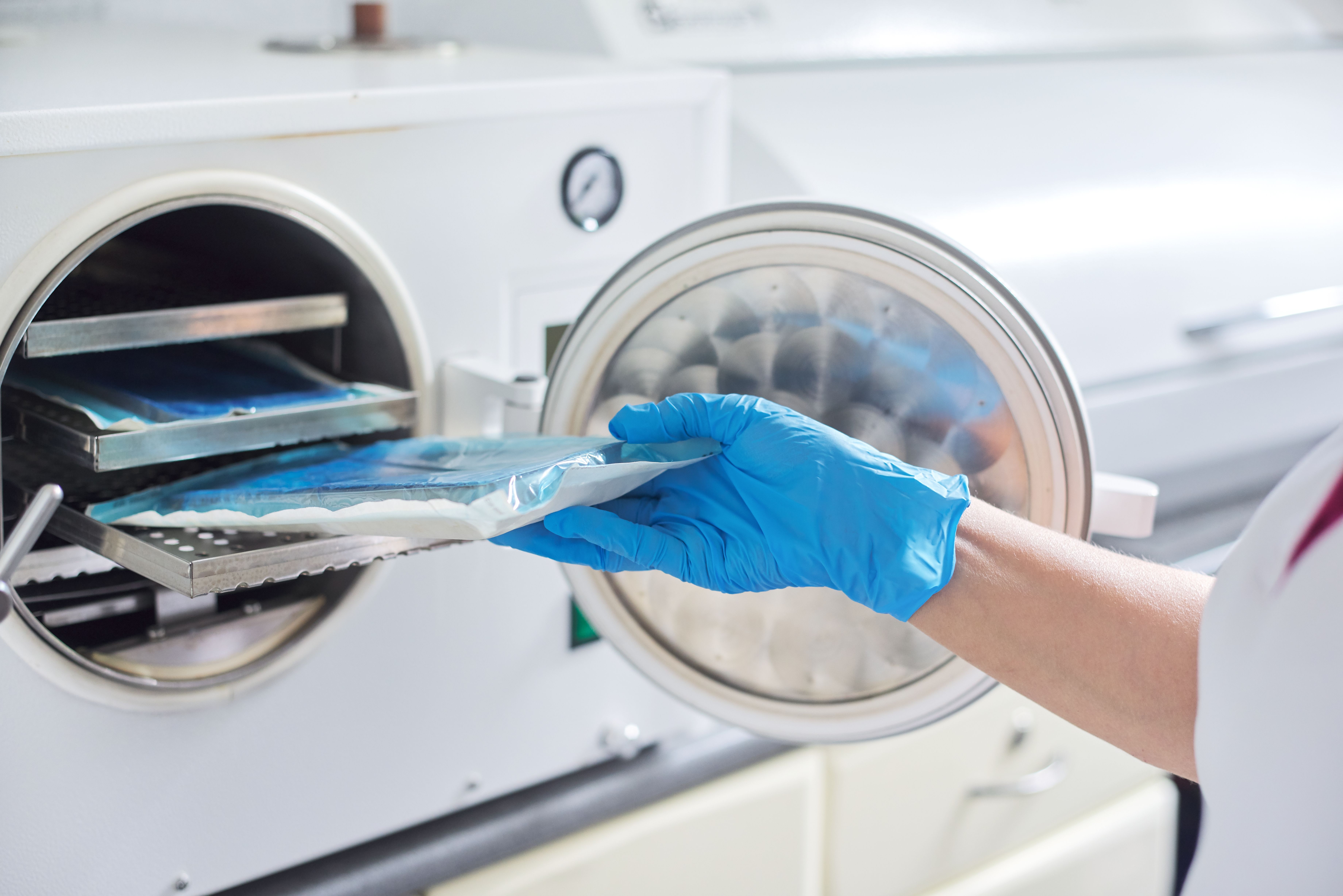 steam-sterilizer-vs-dry-heat-which-one-makes-more-sense-for-modern-clinical-workflows
